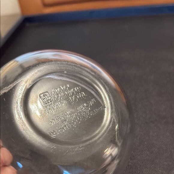 Anchor Hocking Clear Glass Mixing Bowl - Picture 2 of 5